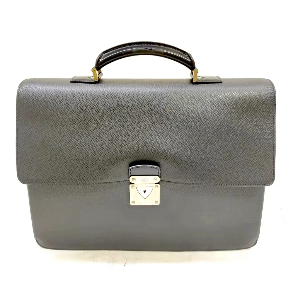 LOUIS VUITTON Robusto Black Taiga Business Bag